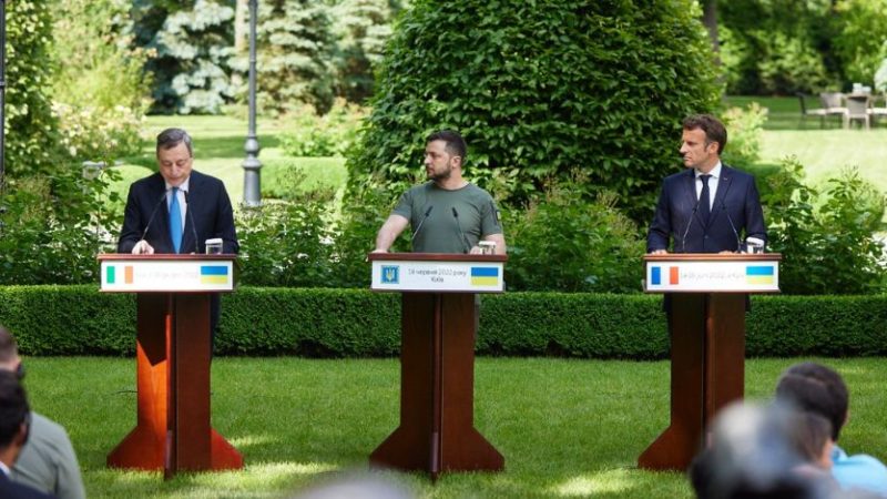 Medvedev: Draghi, Macron e Scholz “intenditori di rane, fegato e spaghetti” 
